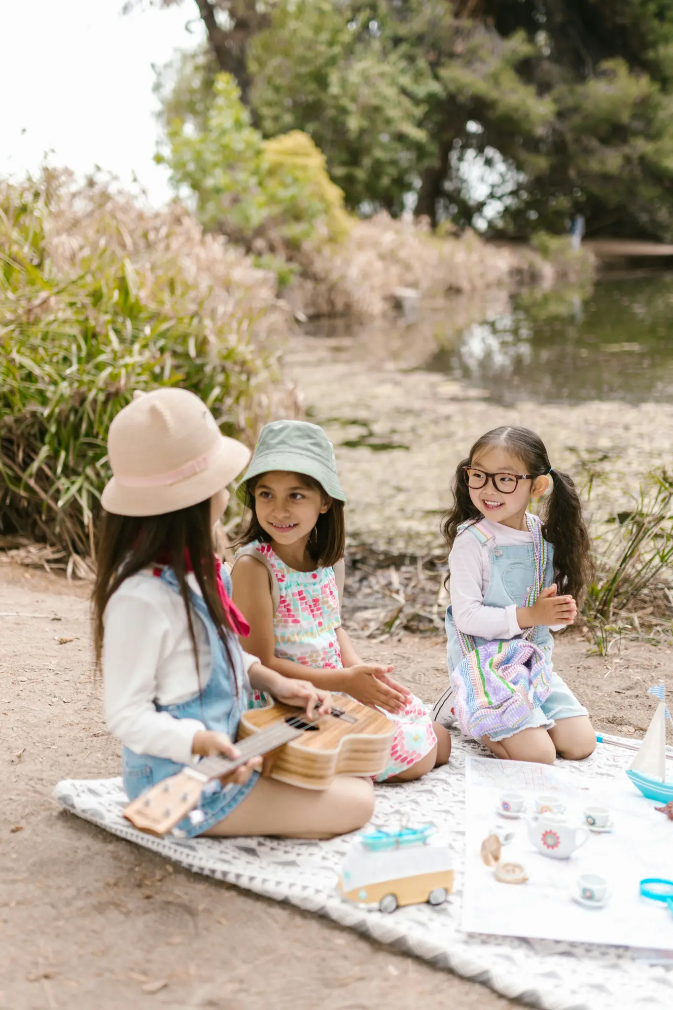 Kids enjoying a picnic